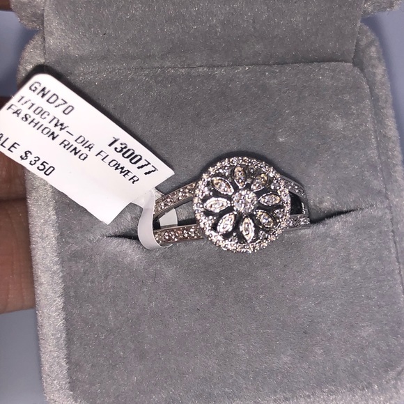 Real diamond custom made beautiful ring engagement anniversary valentines gift! - Picture 7 of 10